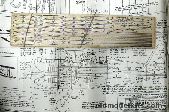 Cleveland 1/24 1933 Great Lakes Sport Trainer - Plans and Printwood for a Flying Wooden Model Airplane, D-16 plastic model kit